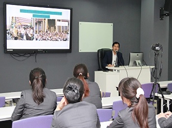 Organized a lecture on A Regional Tour
Guiding and Tour Leading Techniques and
International DMC to Share from leading
travel company speakers, Intrepid Travel
(Melbourne), Australia.